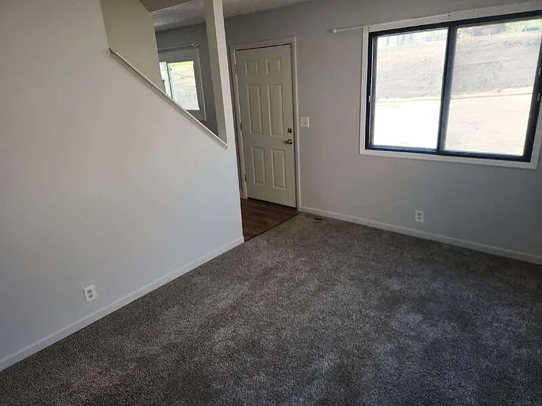 122 McKinley Ave — Photo 8