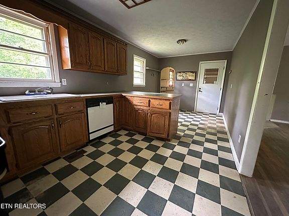 3rd image of 530 Boone Ridge Rd