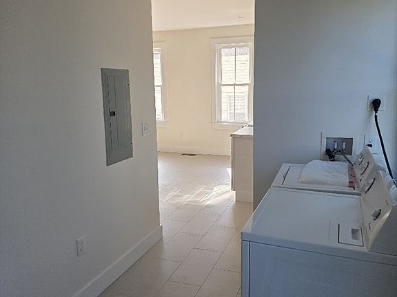 4th image of 258 Main St #1