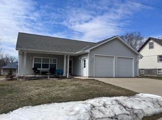 206 2nd Ave SE, Spring Grove, MN 55974
