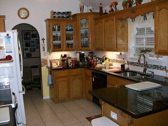 3rd image of 2616 Pelican Ave