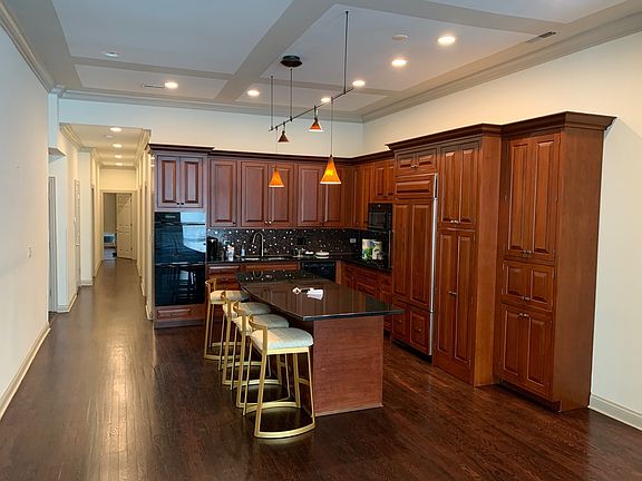 2nd image of 9 E Huron St APT 1