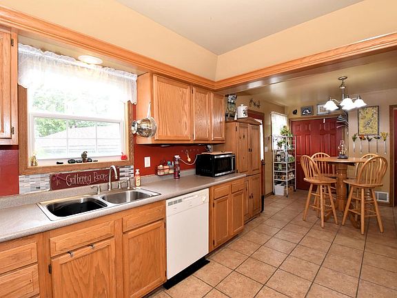 5th image of 12132 223rd AVENUE
