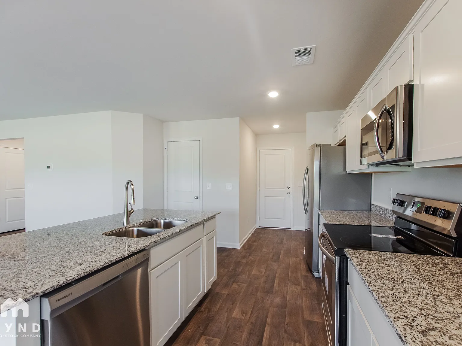 4 bed, 2.5 bath, 2075 sqft, $1,947 — Photo 4
