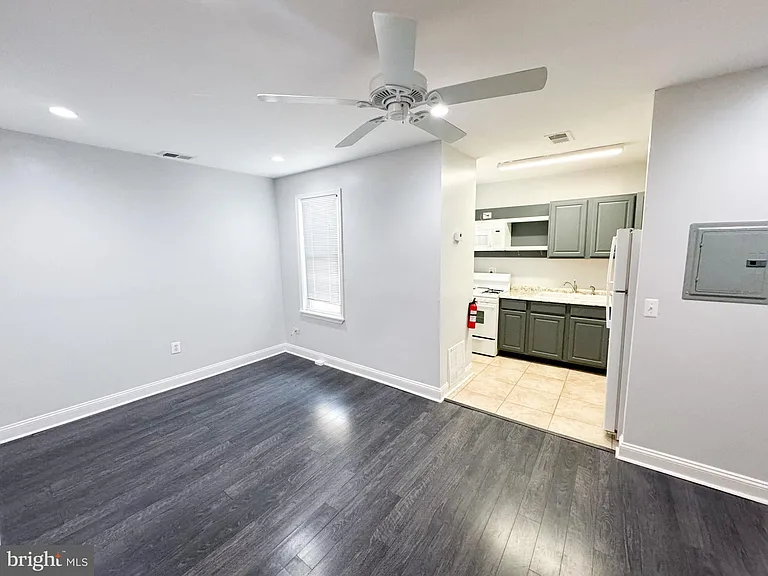719 Euclid St NW #4 — Photo 1