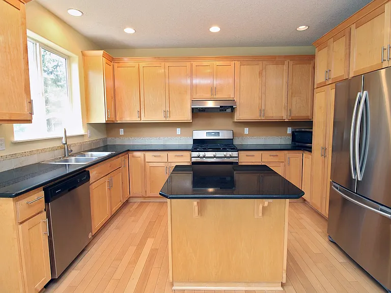 9946 NW Taylor St — Photo 9