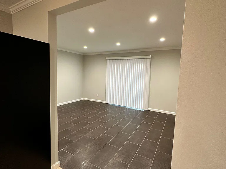 7033 Linwood Way — Photo 8