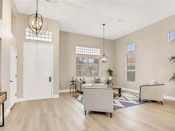 4th image of 2608 Desert Sands Dr