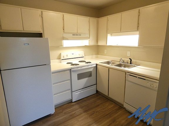 5th image of 1418 E Main St APT A6