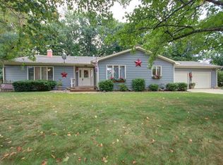 1199 Sandra Ln, Monticello, IL 61856