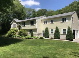 11 Glenview St, Upton, MA 01568