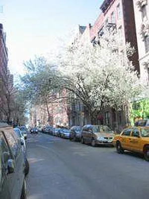 Rented by Douglas Elliman | media 15