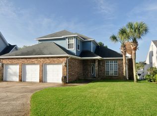 249 Country Club Rd, Shalimar, FL 32579