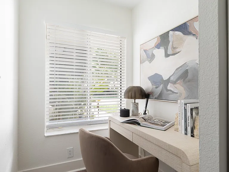 Palm Isle Residences — Photo 6