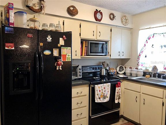 5th image of 605 Lake Dexter Cir