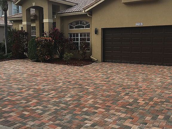 2nd image of 17081 NW 17th St