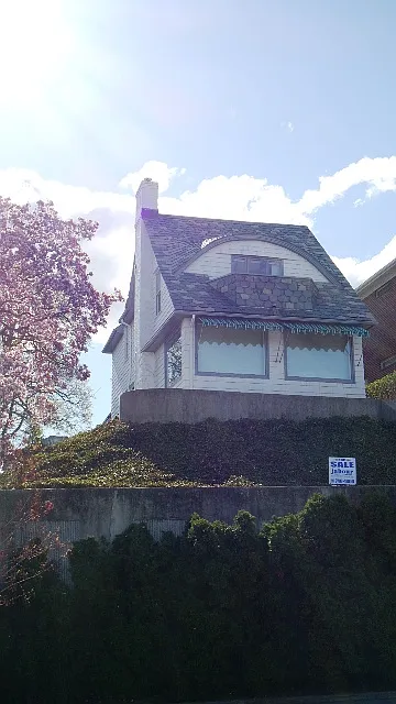 8015 Shore Rd photo 1