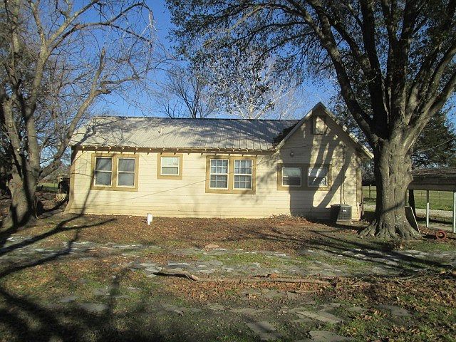 1st image of 2810 NE County Road 1040