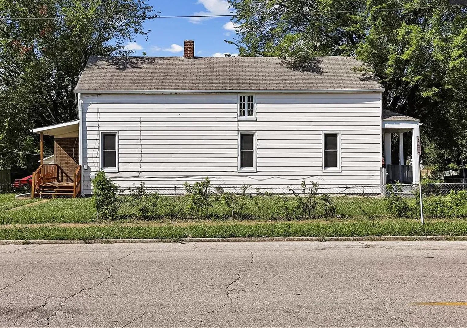 Lovely 3 Bedroom / 1 Bath for Rent - Section 8 Welcome ! — Photo 2