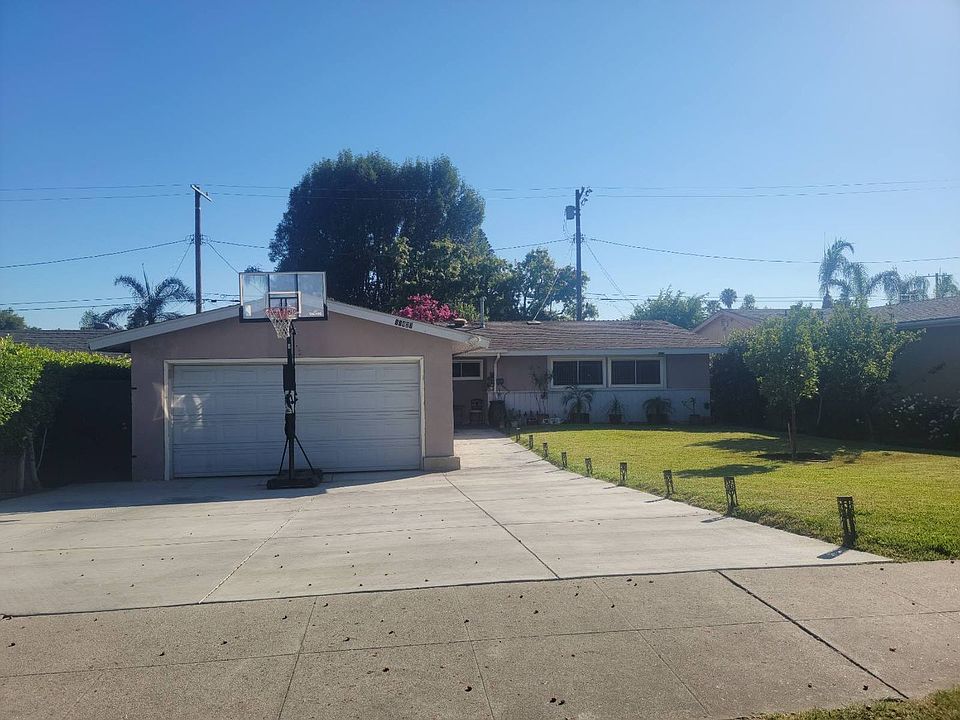 1st image of 11427 Stranwood Ave