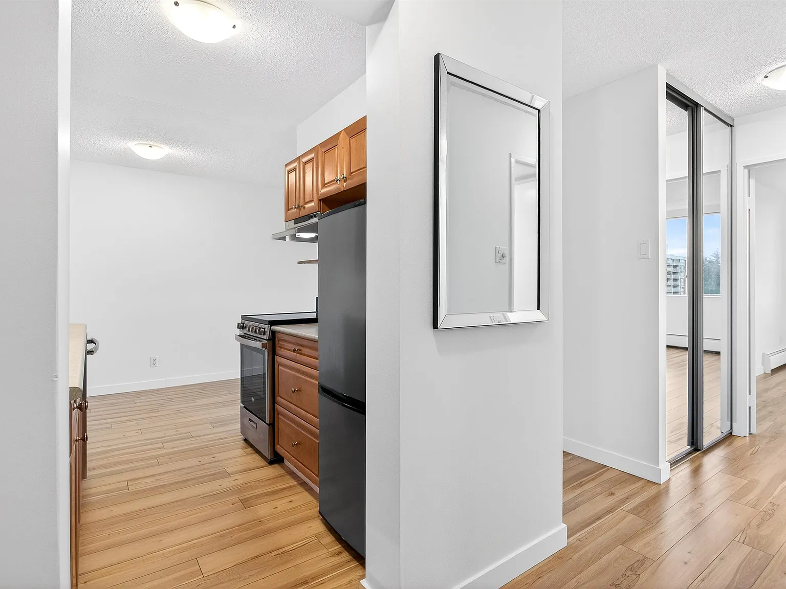 1 bed, 648 sqft, $2,200 — Photo 3