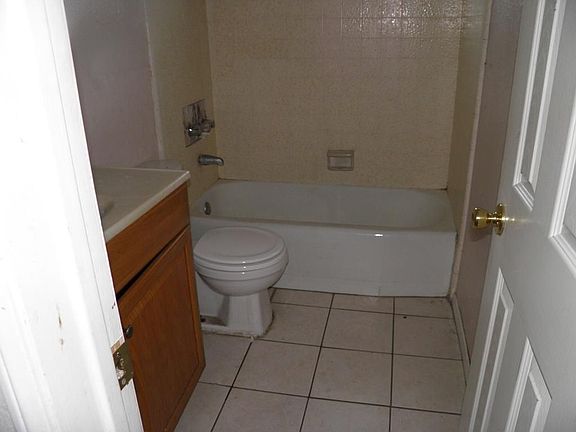 4th image of 7686 Rogers Ln