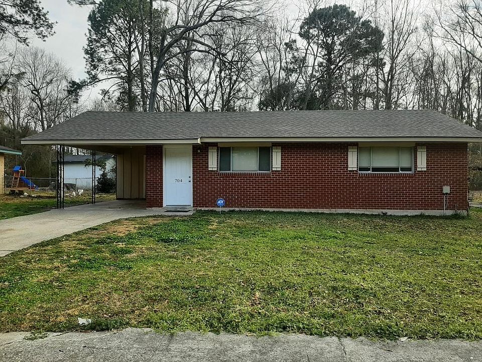 1st image of 704 Cypress Dr
