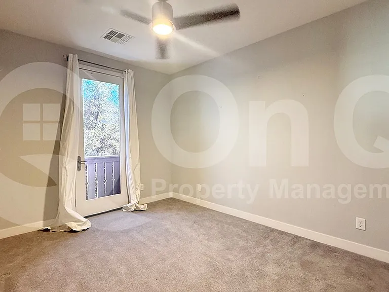 3713 E Robert St — Photo 7