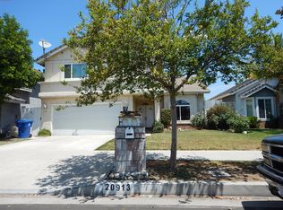 20913 Bassett St, Canoga Park, CA 91303