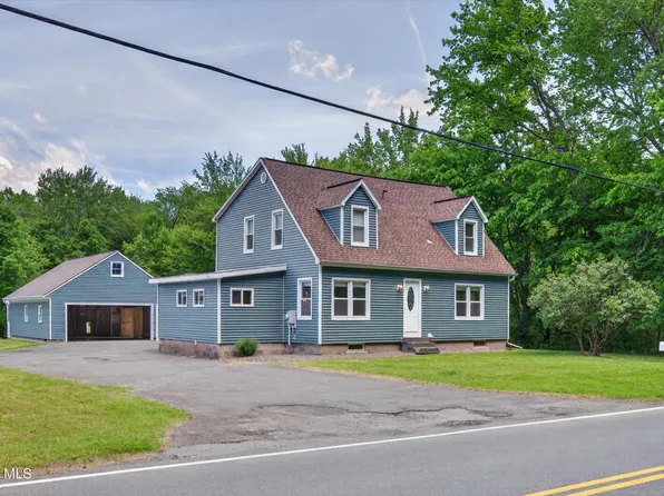 162 Clamsteam Road, Halfmoon, NY 12065
