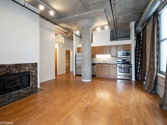 3rd image of 1516 S Wabash Ave #407