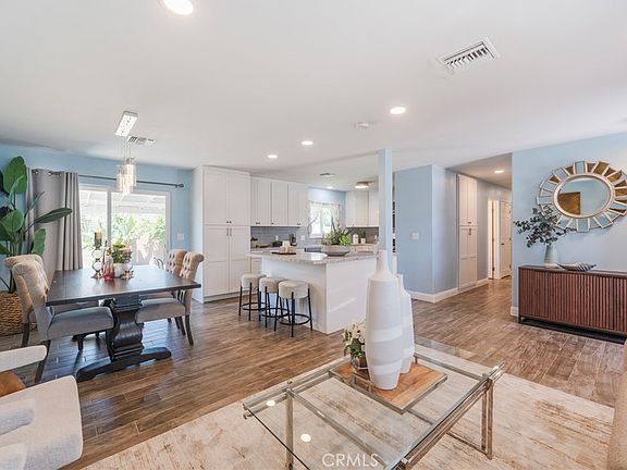 5th image of 7211 Grandoaks Dr