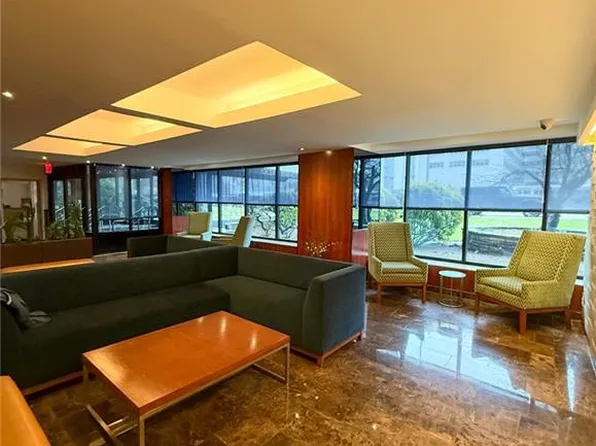 2650 Ocean Parkway image 7 of 24