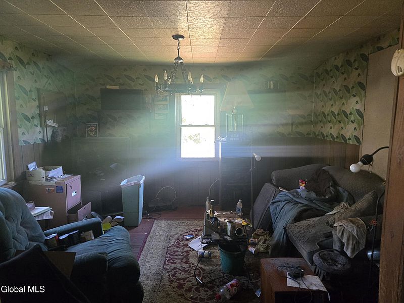 5th image of 187 Vaughn Road