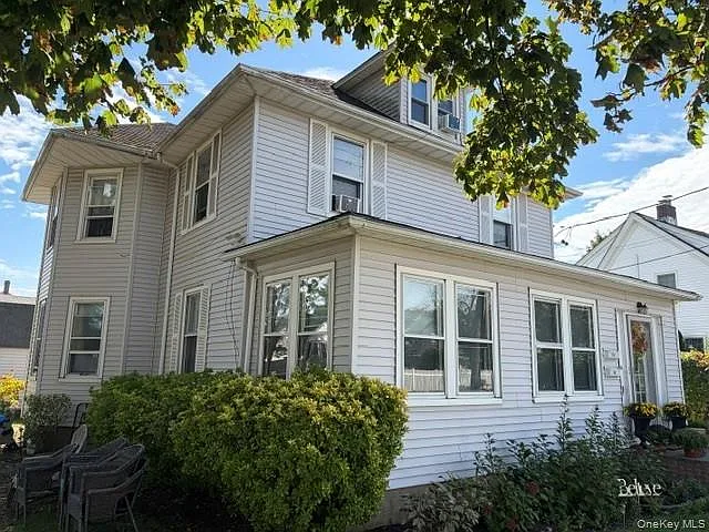 2 bed, 1.0 bath, 1100 sqft, $3,000 — Photo 2