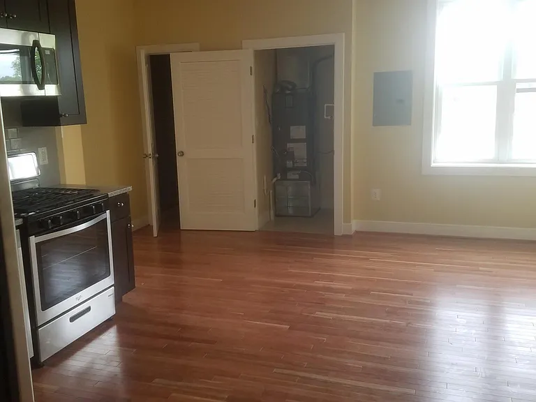 5420 3rd St NW #4 — Photo 3