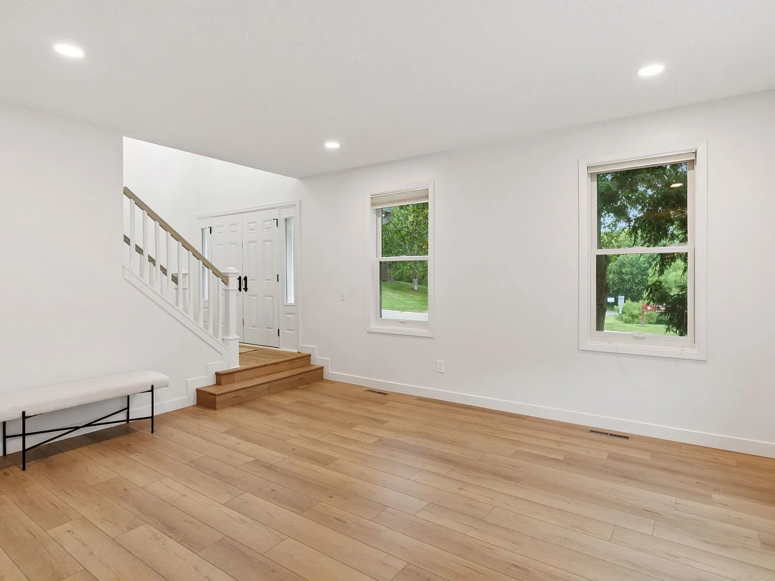 4 bed, 3012 sqft, $4,700 — Photo 3