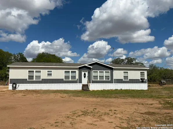 474 Peach, Leming, TX 78050