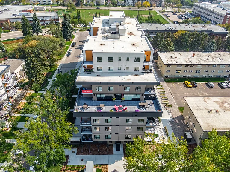 11009 109a Ave NW — Photo 20