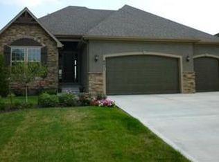 9411 W 162nd Ter, Overland Park, KS 66085