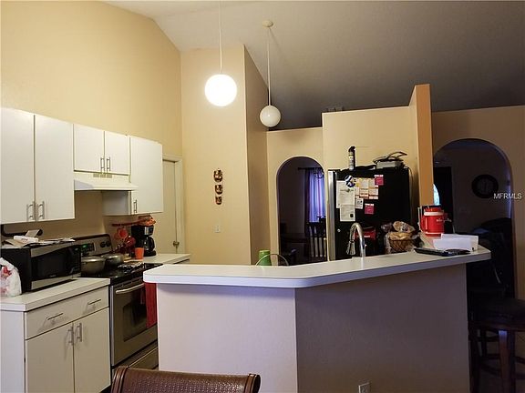 3rd image of 407 Blackbird Way