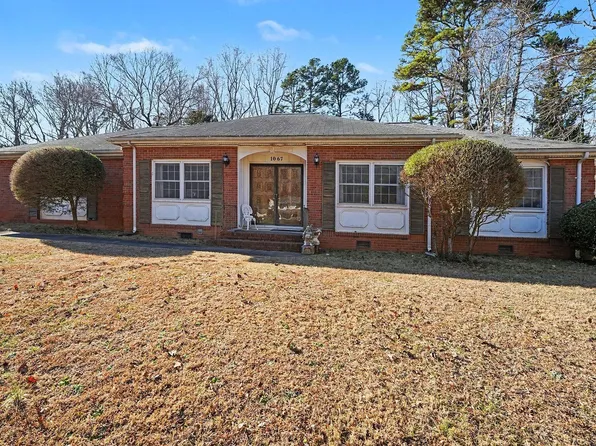 1067 Camden Ct, Asheboro, NC 27203