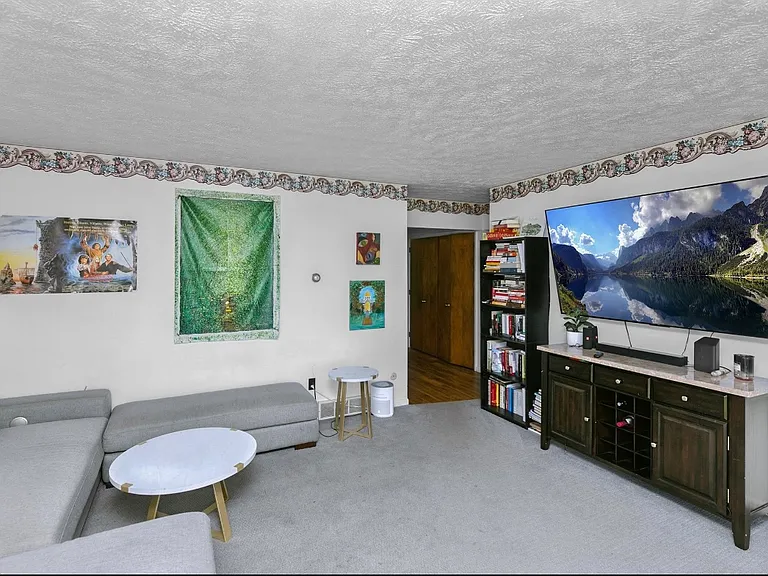 54528 Willis Ave — Photo 10