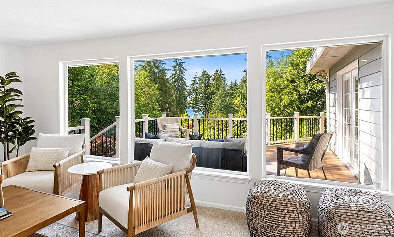 5th image of 16461 Marine View Drive SW