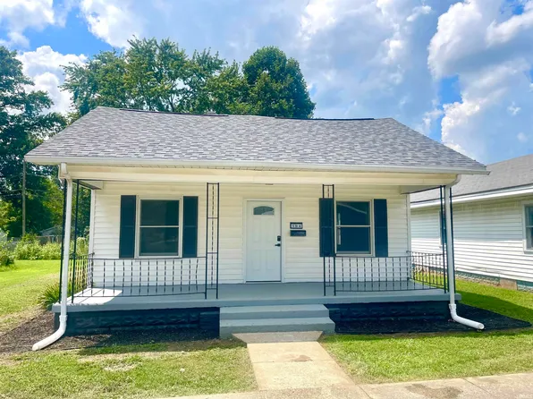 504 S Maple St, Bicknell, IN 47512