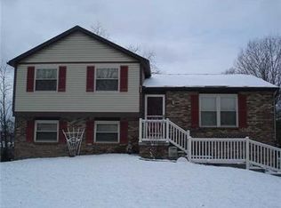 305 Rampart Blvd, New Kensington, PA 15068