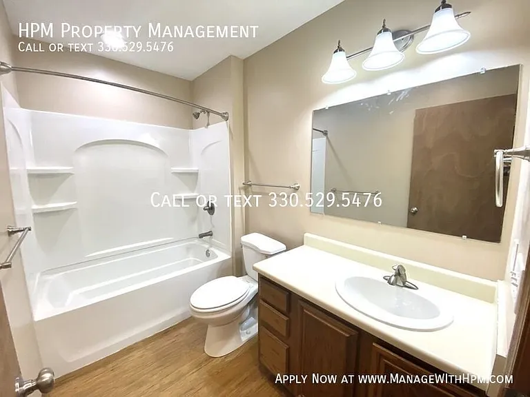 408 W Maple St #F — Photo 10