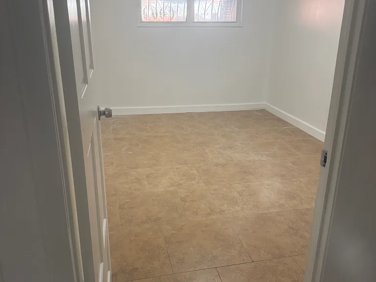576 Leland Ave #1 — Photo 8