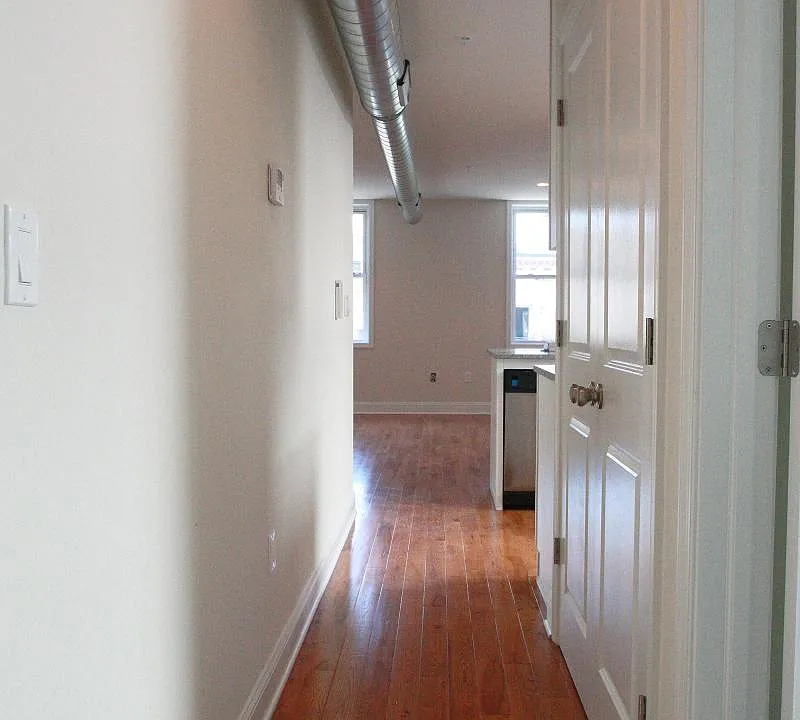 High Ceilings & Hardwood Floors