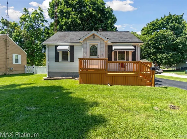 5064 Brady St, Swartz Creek, MI 48473